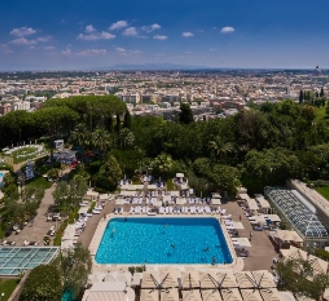 Luxury Pool View
